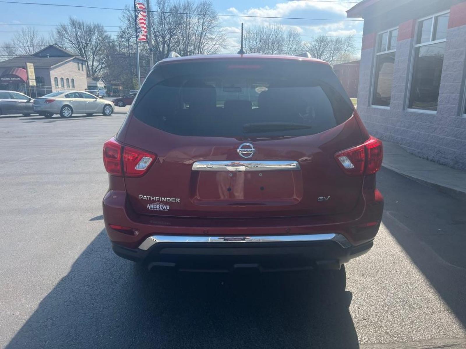 2017 RED NISSAN PATHFINDER S (5N1DR2MN0HC) with an 3.5L engine, Continuously Variable transmission, located at 3100 Covert Avenue, Evansville, IN, 47714, (812) 473-4492, 37.955418, -87.512238 - Photo #3