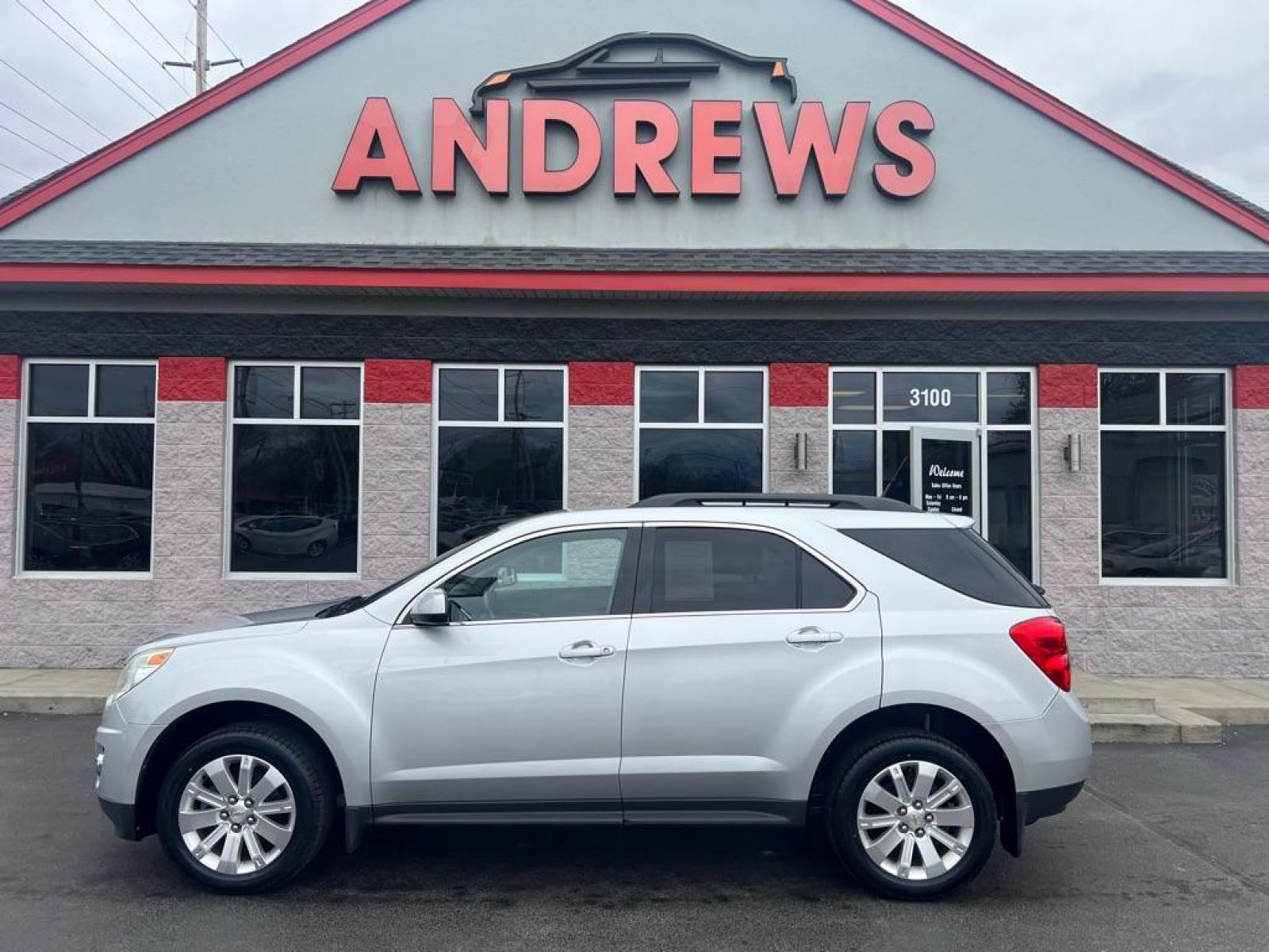 2011 SILVER CHEVROLET EQUINOX LT (2GNALPECXB1) with an 2.4L engine, Automatic transmission, located at 3100 Covert Avenue, Evansville, IN, 47714, (812) 473-4492, 37.955418, -87.512238 - Photo #0