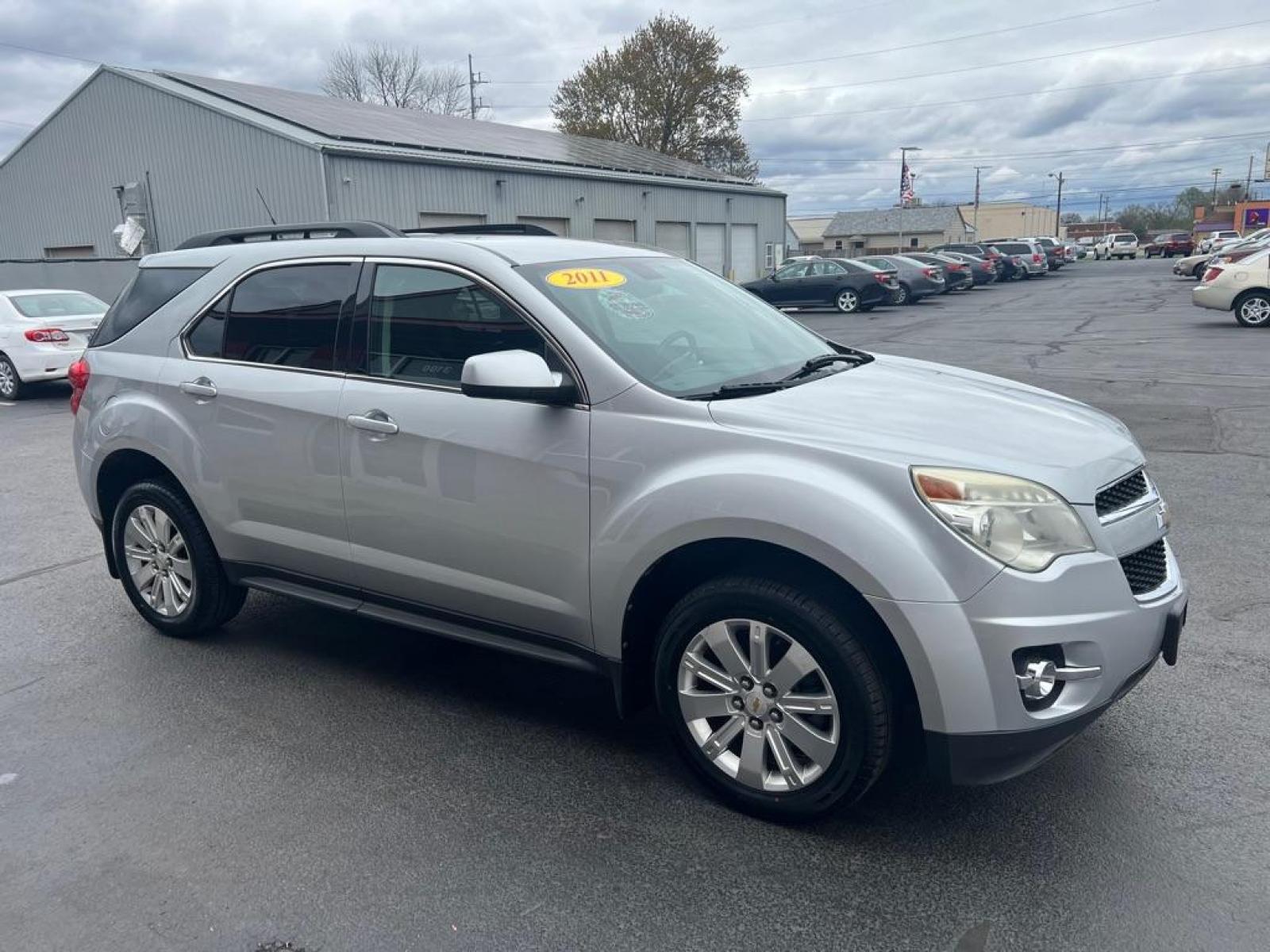 2011 SILVER CHEVROLET EQUINOX LT (2GNALPECXB1) with an 2.4L engine, Automatic transmission, located at 3100 Covert Avenue, Evansville, IN, 47714, (812) 473-4492, 37.955418, -87.512238 - Photo #1