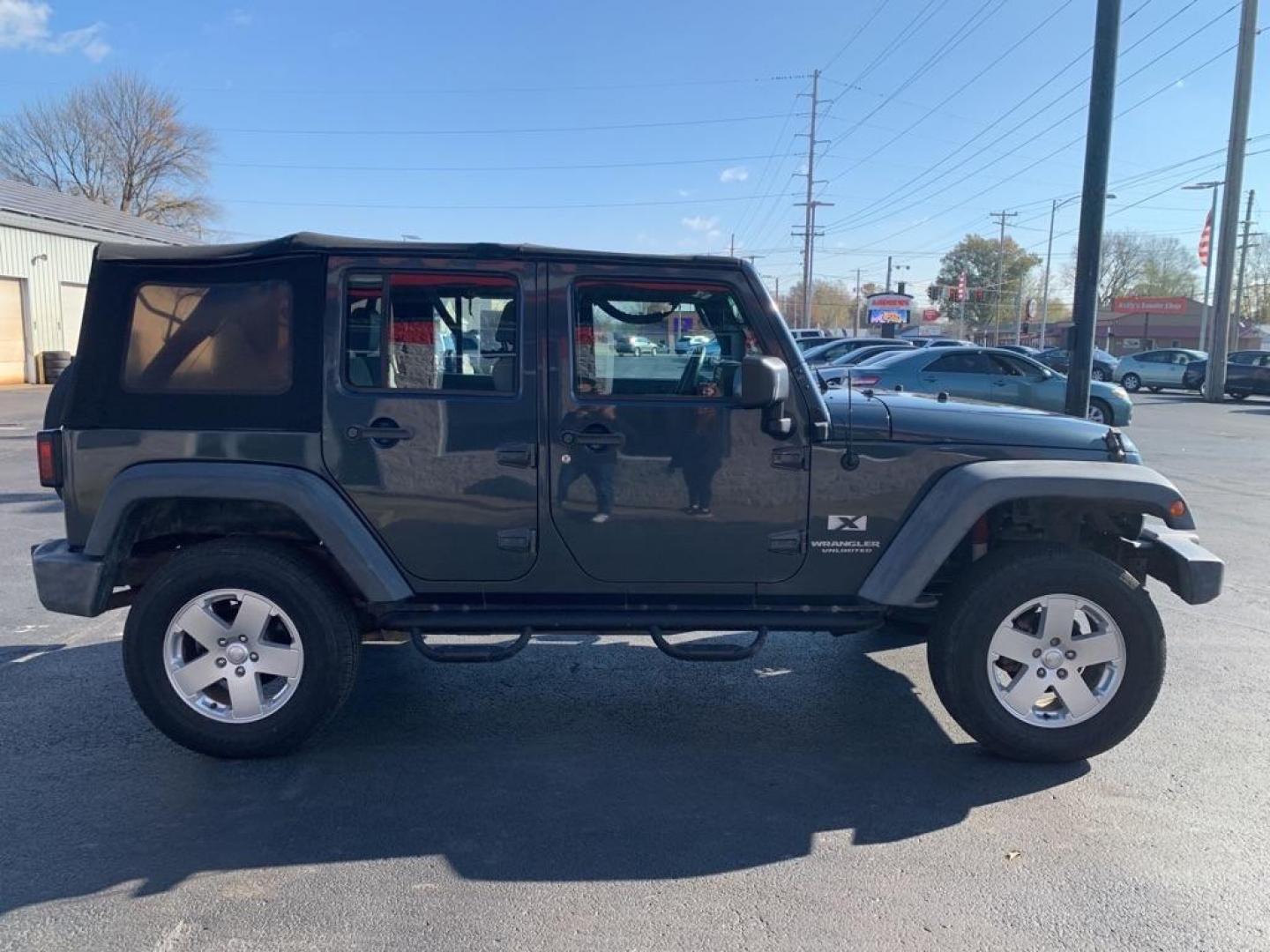 2007 GRAY JEEP WRANGLER X (1J4GA39137L) with an 3.8L engine, Automatic transmission, located at 3100 Covert Avenue, Evansville, IN, 47714, (812) 473-4492, 37.955418, -87.512238 - Photo#2