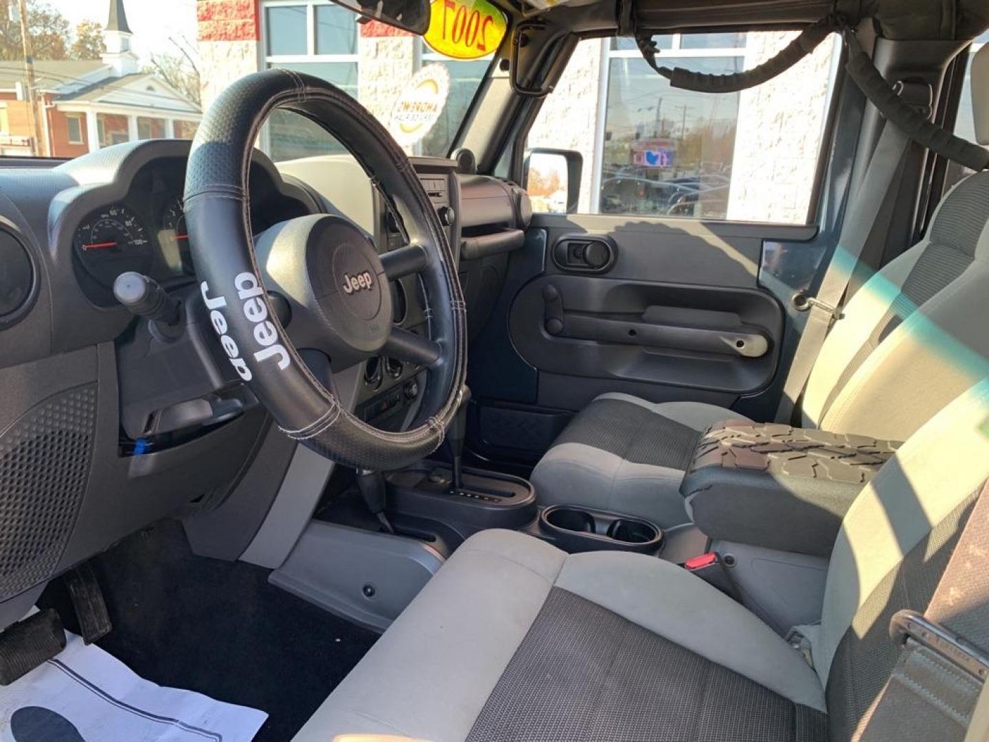 2007 GRAY JEEP WRANGLER X (1J4GA39137L) with an 3.8L engine, Automatic transmission, located at 3100 Covert Avenue, Evansville, IN, 47714, (812) 473-4492, 37.955418, -87.512238 - Photo#4