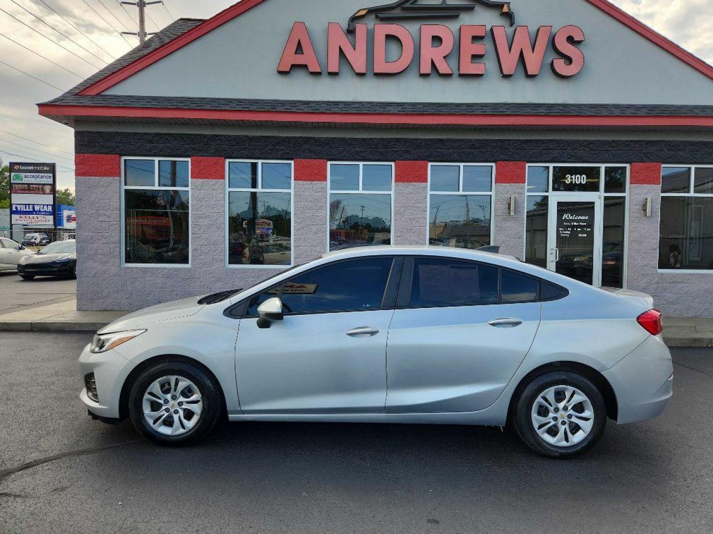 2019 SILVER CHEVROLET CRUZE LS (1G1BC5SM1K7) with an 1.4L engine, Automatic transmission, located at 3100 Covert Avenue, Evansville, IN, 47714, (812) 473-4492, 37.955418, -87.512238 - Photo#0