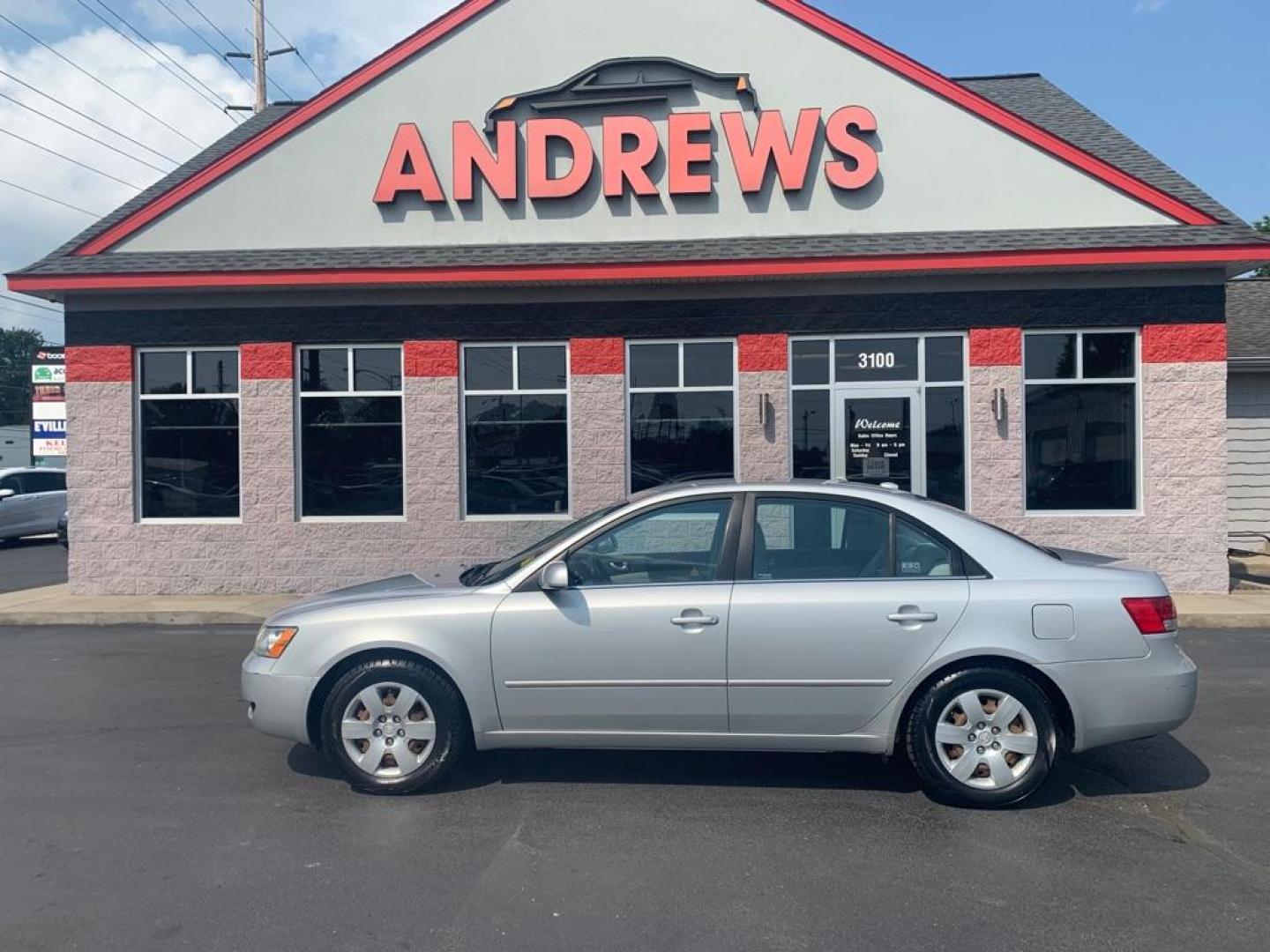 2007 SILVER HYUNDAI SONATA GLS (5NPET46C77H) with an 2.4L engine, Automatic transmission, located at 3100 Covert Avenue, Evansville, IN, 47714, (812) 473-4492, 37.955418, -87.512238 - Photo#0