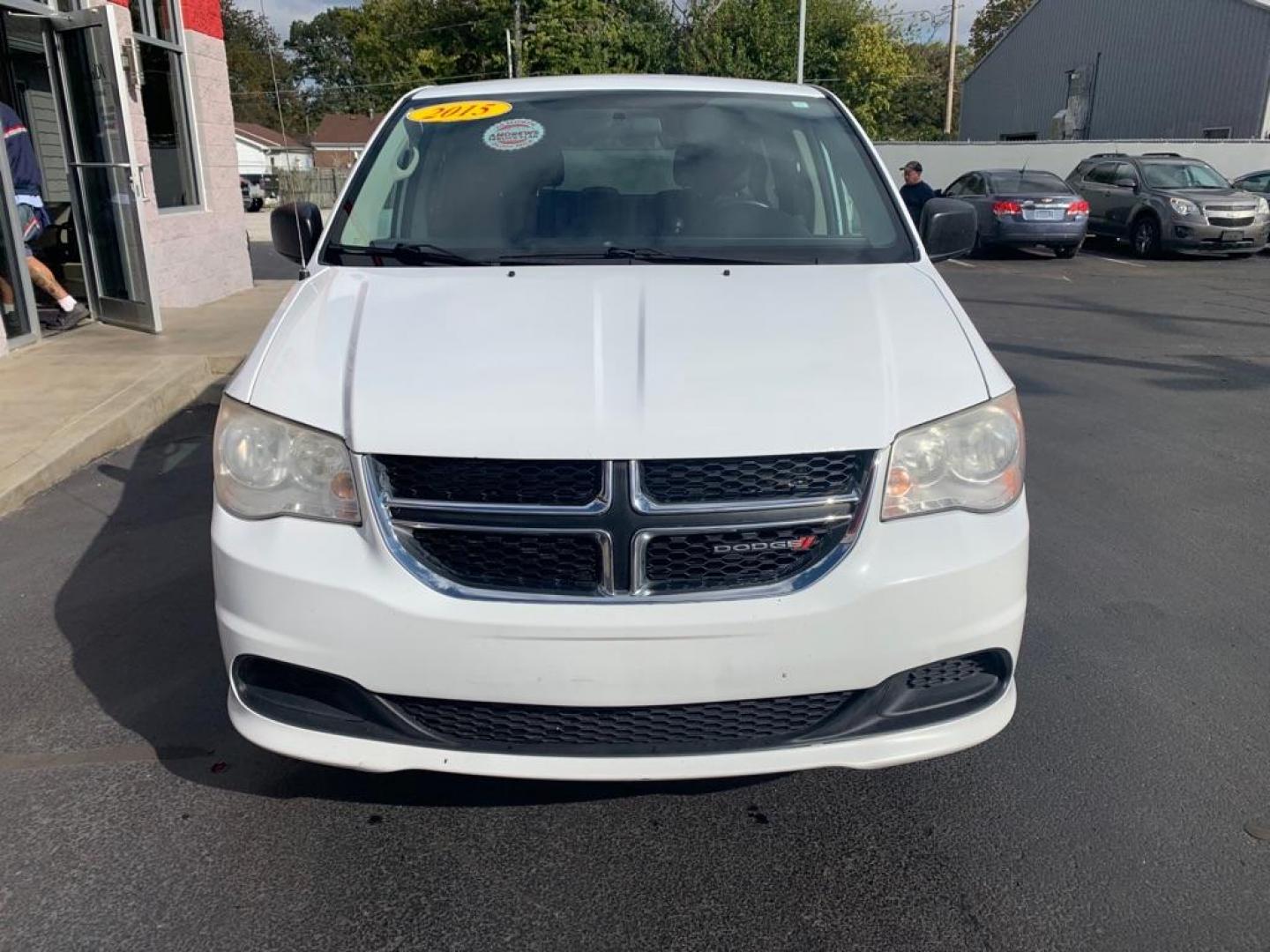 2015 WHITE DODGE GRAND CARAVAN SE (2C4RDGBG3FR) with an 3.6L engine, Automatic transmission, located at 3100 Covert Avenue, Evansville, IN, 47714, (812) 473-4492, 37.955418, -87.512238 - Photo#2