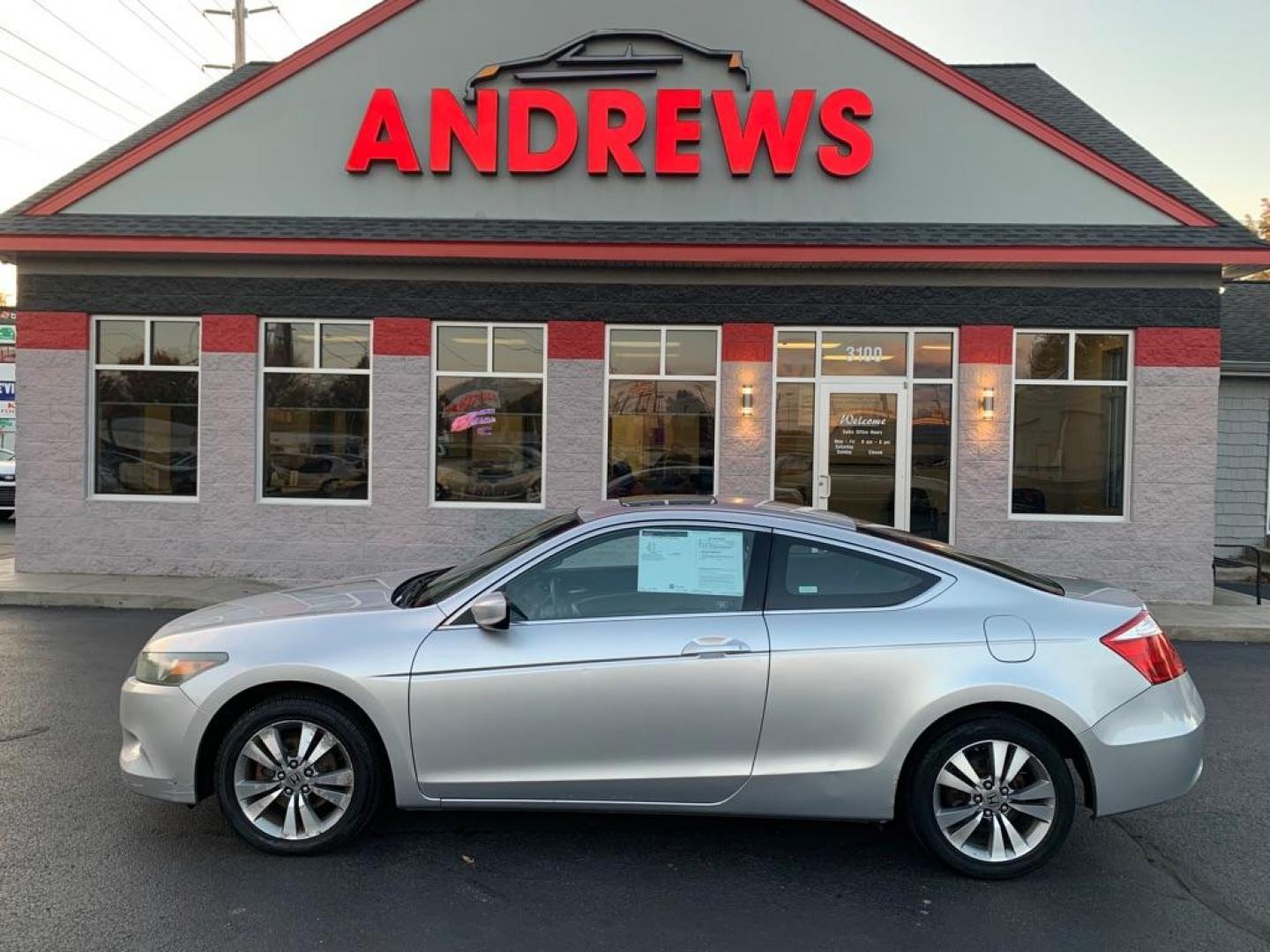 2008 SILVER HONDA ACCORD EX (1HGCS12728A) with an 2.4L engine, Automatic transmission, located at 3100 Covert Avenue, Evansville, IN, 47714, (812) 473-4492, 37.955418, -87.512238 - Photo#0