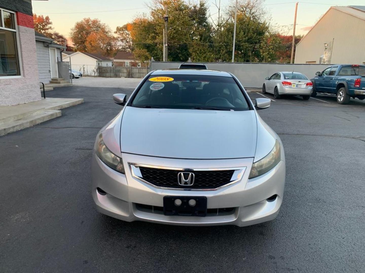 2008 SILVER HONDA ACCORD EX (1HGCS12728A) with an 2.4L engine, Automatic transmission, located at 3100 Covert Avenue, Evansville, IN, 47714, (812) 473-4492, 37.955418, -87.512238 - Photo#1