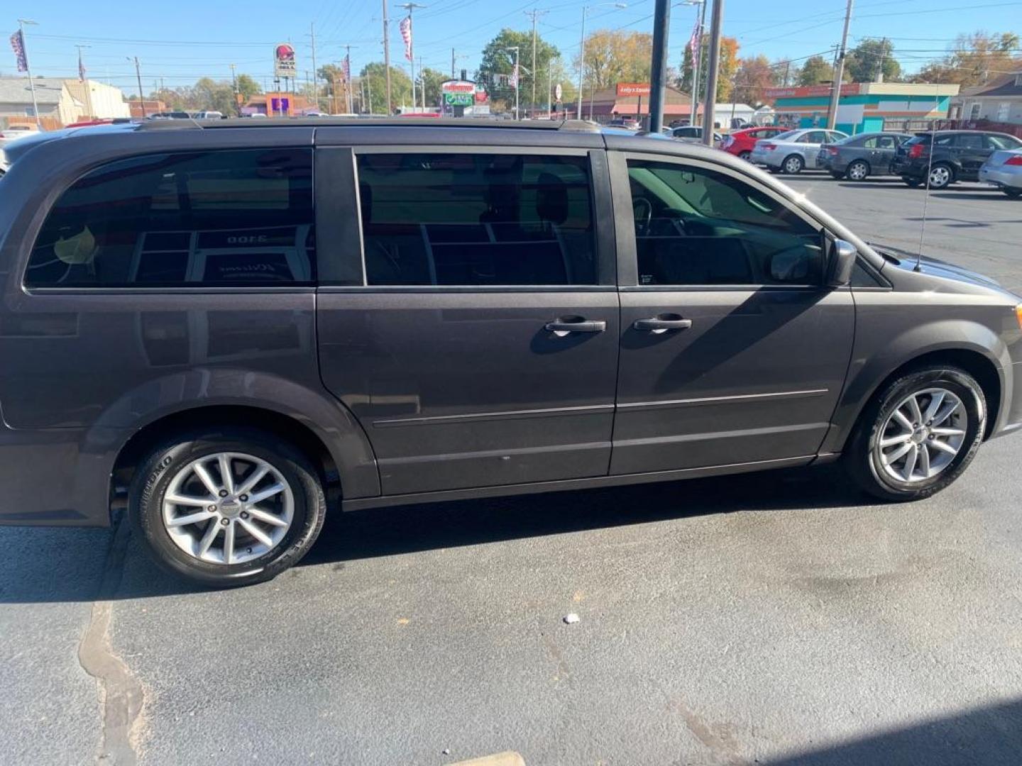 2015 GRAY DODGE GRAND CARAVAN SXT (2C4RDGCG3FR) with an 3.6L engine, Automatic transmission, located at 3100 Covert Avenue, Evansville, IN, 47714, (812) 473-4492, 37.955418, -87.512238 - Photo#1