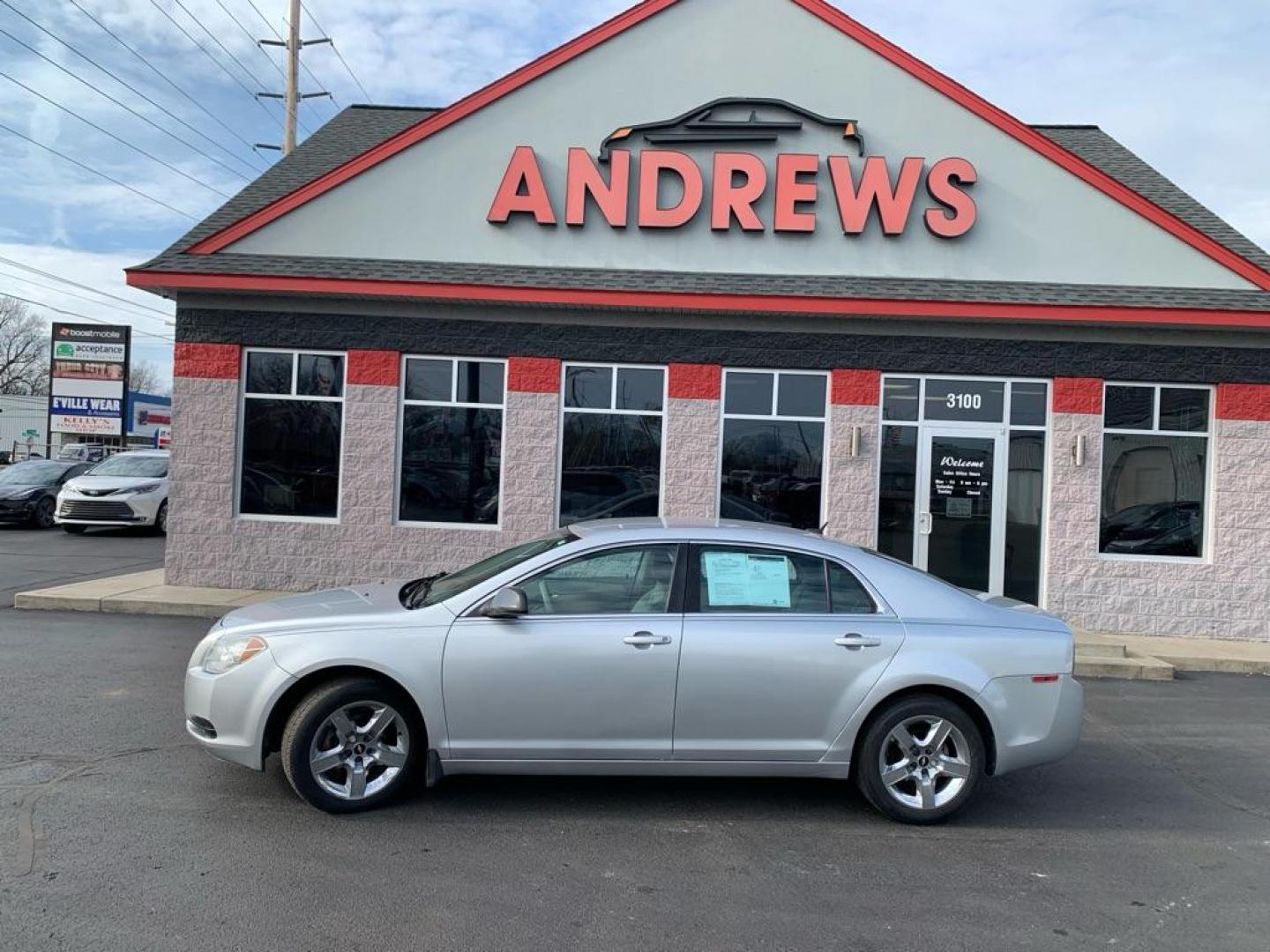 2011 SILVER CHEVROLET MALIBU LS (1G1ZB5E16BF) with an 2.4L engine, Automatic transmission, located at 3100 Covert Avenue, Evansville, IN, 47714, (812) 473-4492, 37.955418, -87.512238 - Photo#0