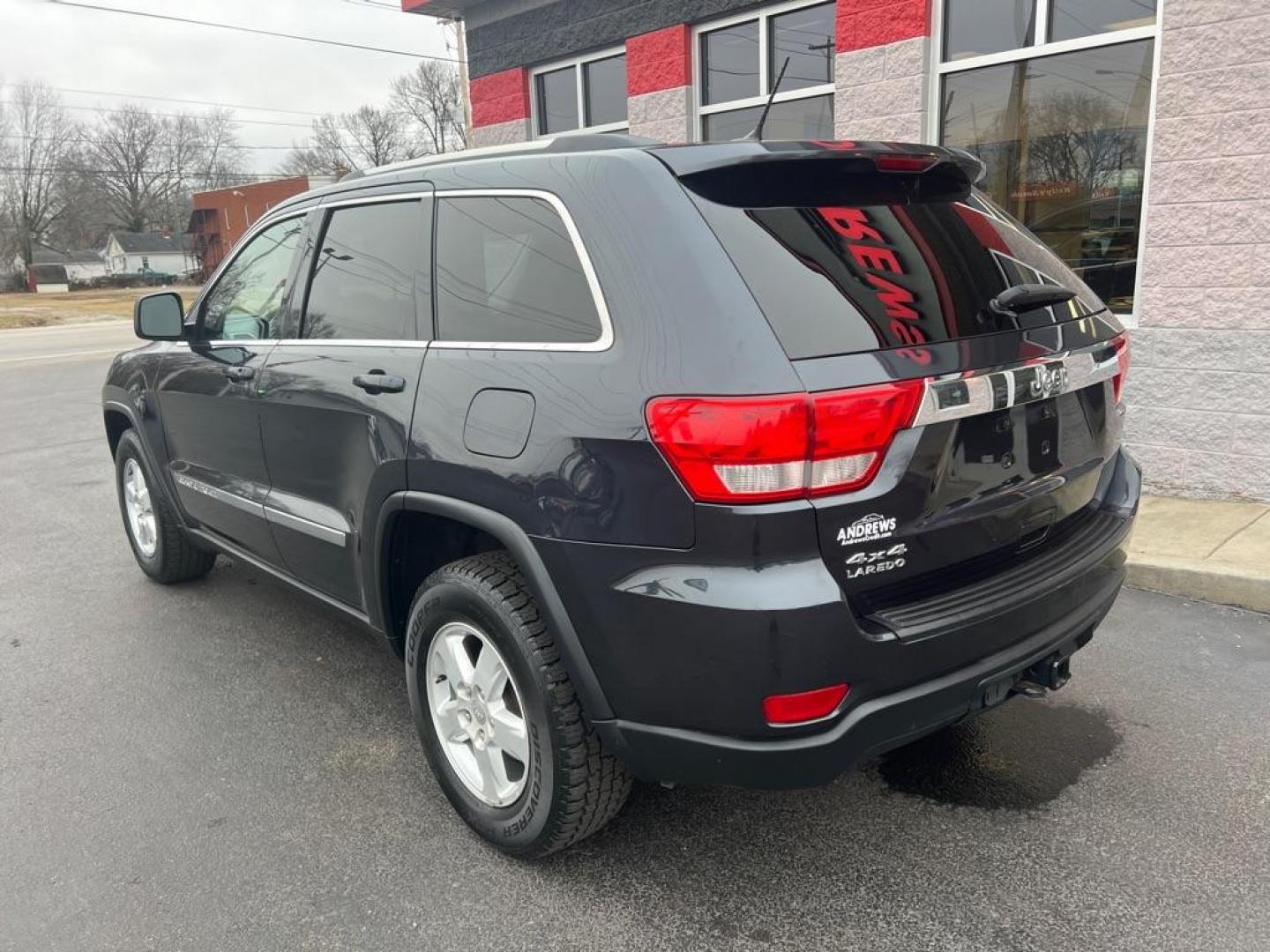 2012 BLUE JEEP GRAND CHEROKEE LAREDO (1C4RJFAG3CC) with an 3.6L engine, Automatic transmission, located at 3100 Covert Avenue, Evansville, IN, 47714, (812) 473-4492, 37.955418, -87.512238 - Photo#3