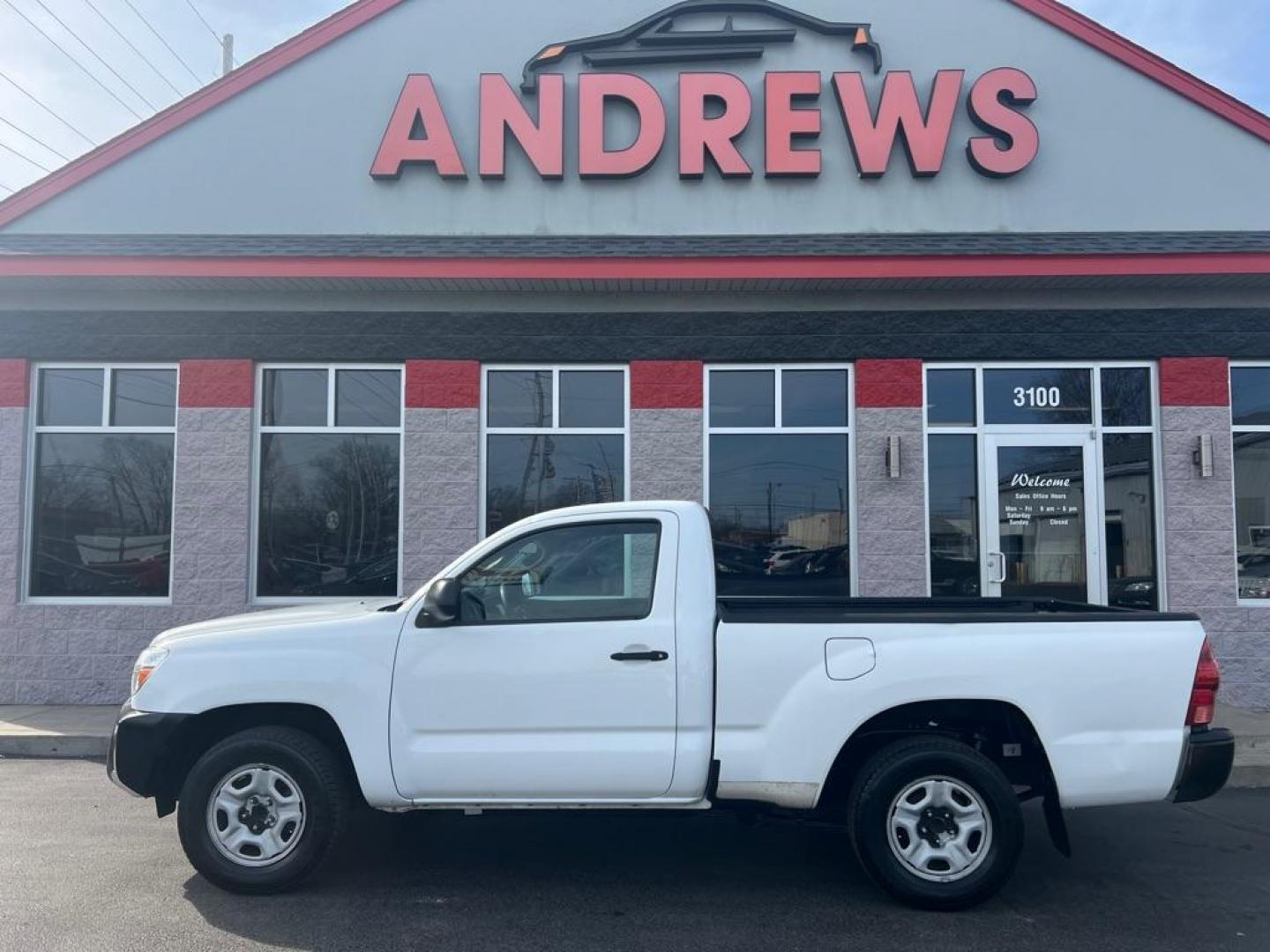 2014 WHITE TOYOTA TACOMA (5TFNX4CN6EX) with an 2.7L engine, Automatic transmission, located at 3100 Covert Avenue, Evansville, IN, 47714, (812) 473-4492, 37.955418, -87.512238 - Photo#0