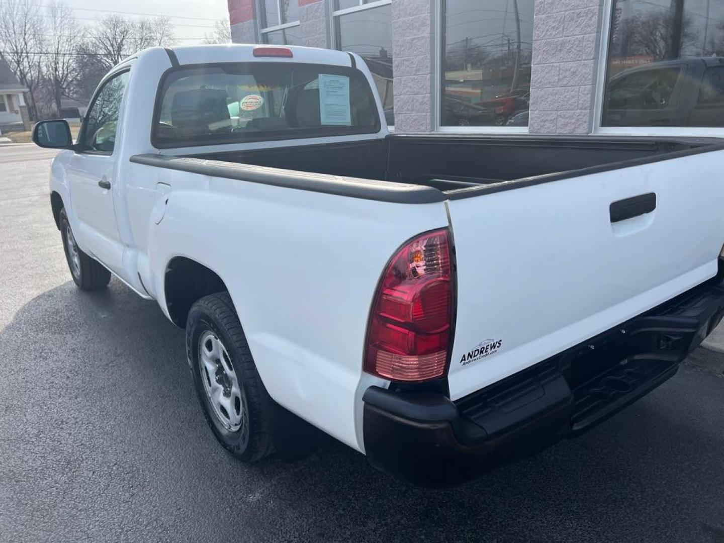 2014 WHITE TOYOTA TACOMA (5TFNX4CN6EX) with an 2.7L engine, Automatic transmission, located at 3100 Covert Avenue, Evansville, IN, 47714, (812) 473-4492, 37.955418, -87.512238 - Photo#3