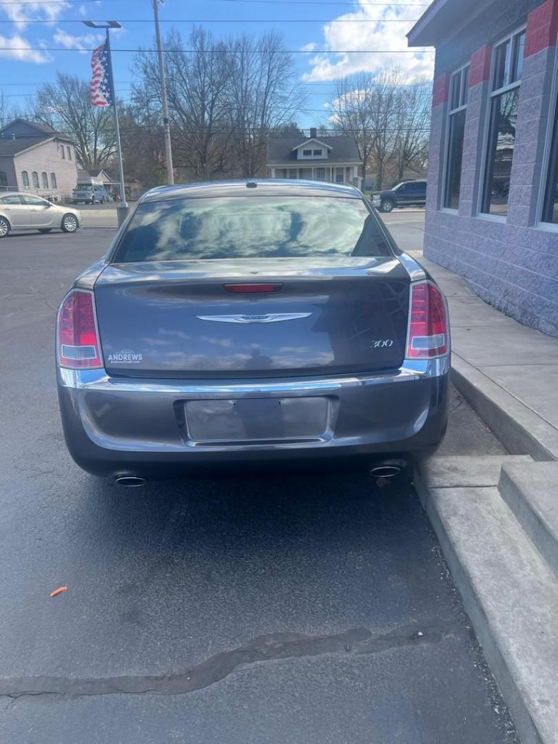 2014 GRAY CHRYSLER 300 (2C3CCAAG9EH) with an 3.6L engine, Automatic transmission, located at 3100 Covert Avenue, Evansville, IN, 47714, (812) 473-4492, 37.955418, -87.512238 - Photo#4