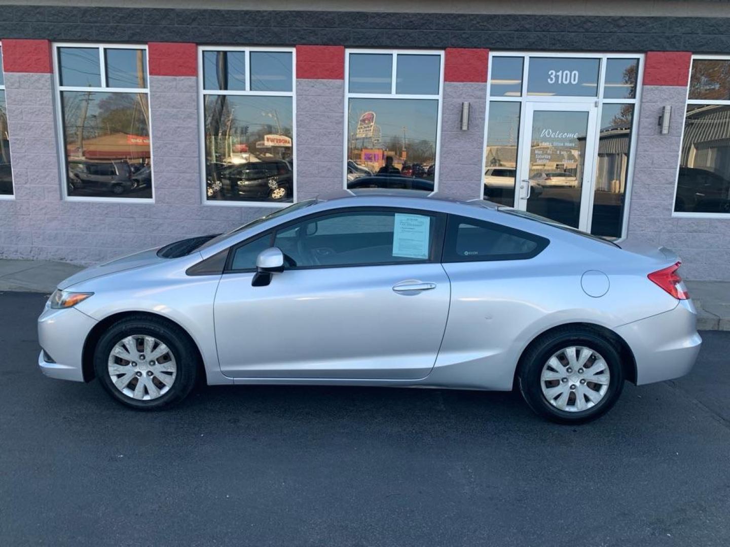 2012 SILVER HONDA CIVIC LX (2HGFG3B52CH) with an 1.8L engine, Automatic transmission, located at 3100 Covert Avenue, Evansville, IN, 47714, (812) 473-4492, 37.955418, -87.512238 - Photo#0