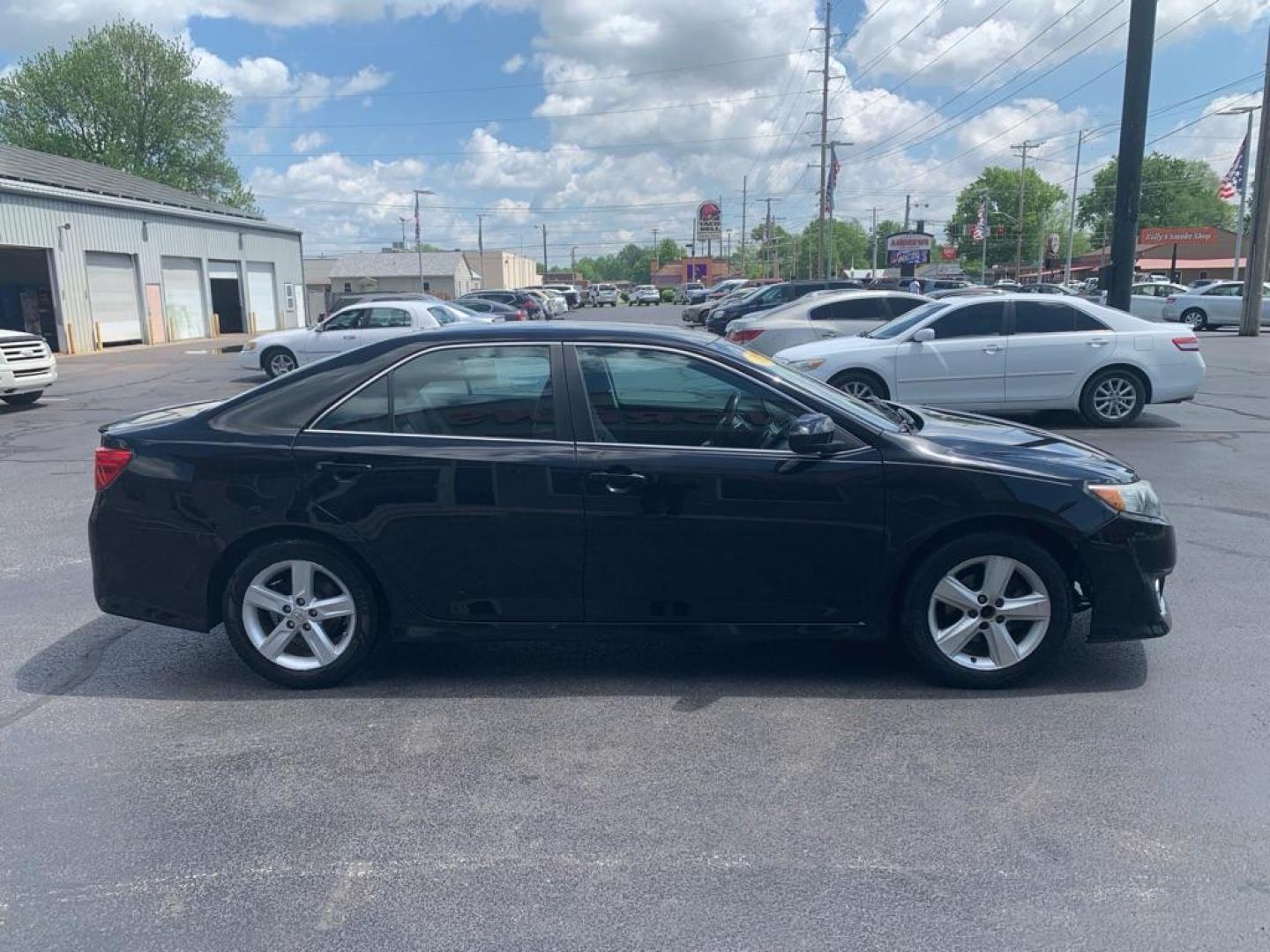 2012 BLACK TOYOTA CAMRY BASE (4T1BF1FK3CU) with an 2.5L engine, Automatic transmission, located at 3100 Covert Avenue, Evansville, IN, 47714, (812) 473-4492, 37.955418, -87.512238 - Photo#2