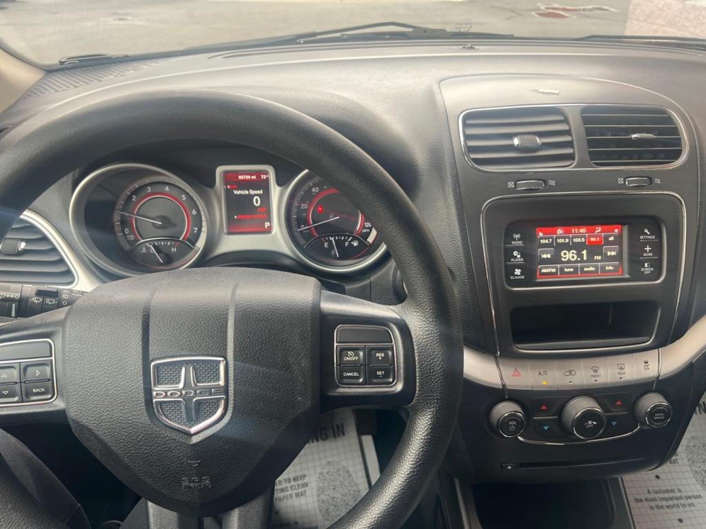 2019 SILVER DODGE JOURNEY SE (3C4PDCBB0KT) with an 2.4L engine, Automatic transmission, located at 3100 Covert Avenue, Evansville, IN, 47714, (812) 473-4492, 37.955418, -87.512238 - Photo#4