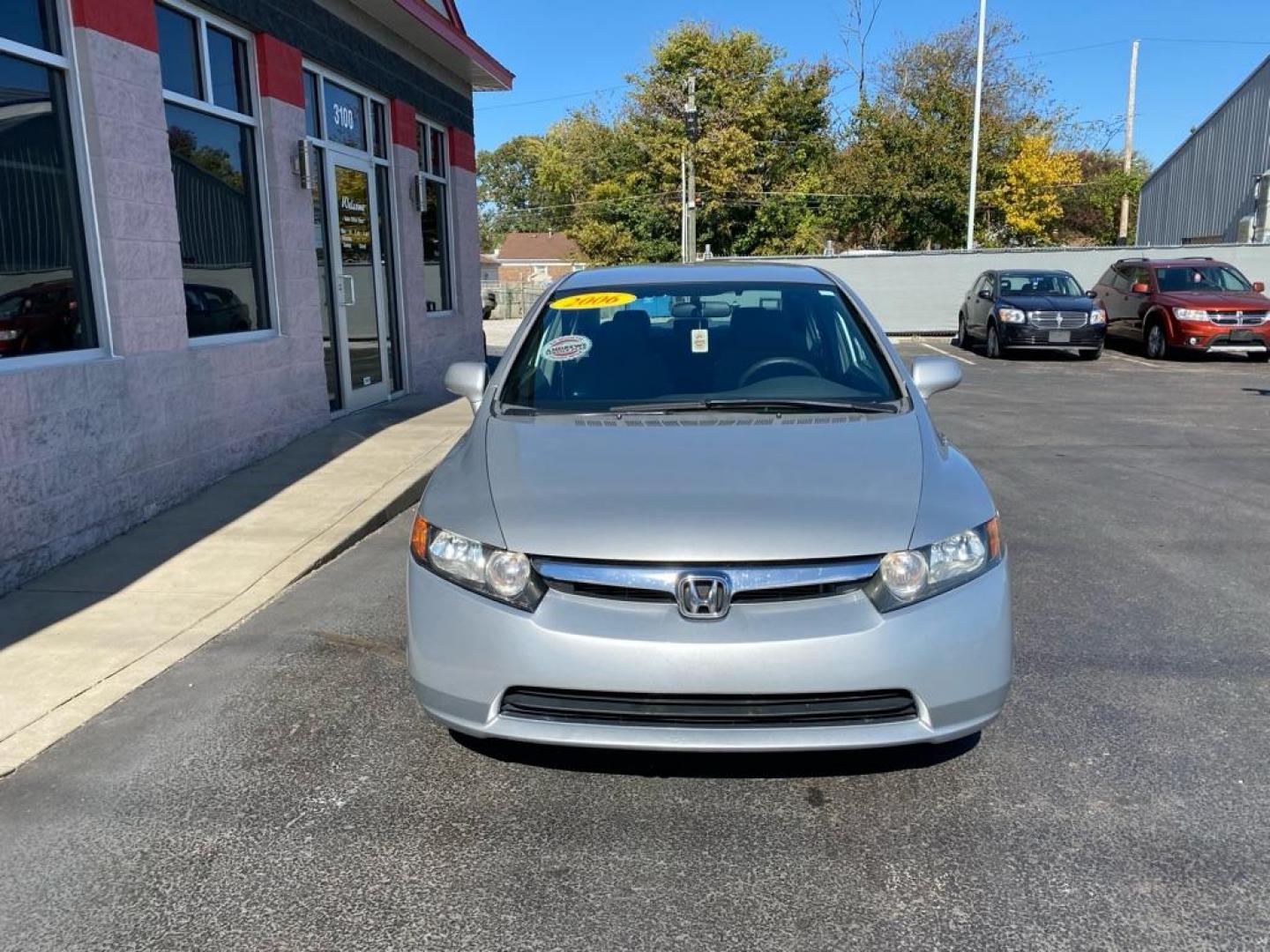 2006 SILVER HONDA CIVIC LX (1HGFA16576L) with an 1.8L engine, Automatic transmission, located at 3100 Covert Avenue, Evansville, IN, 47714, (812) 473-4492, 37.955418, -87.512238 - Photo#1