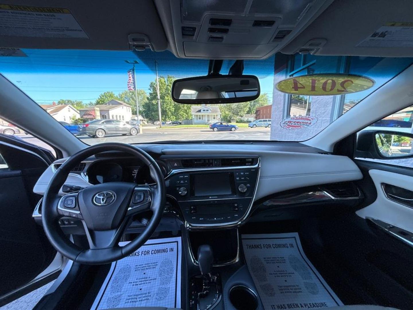 2014 SILVER TOYOTA AVALON Limitied (4T1BK1EB8EU) with an 3.5L engine, Automatic transmission, located at 3100 Covert Avenue, Evansville, IN, 47714, (812) 473-4492, 37.955418, -87.512238 - Photo#4