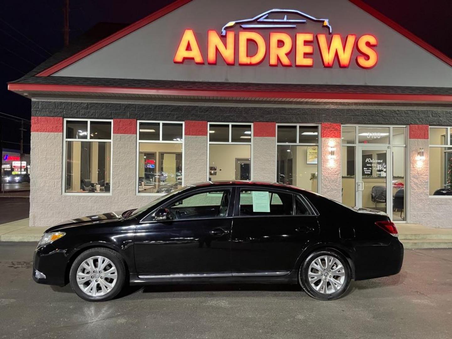 2011 BLACK TOYOTA AVALON BASE (4T1BK3DB1BU) with an 3.5L engine, Automatic transmission, located at 3100 Covert Avenue, Evansville, IN, 47714, (812) 473-4492, 37.955418, -87.512238 - Photo#6