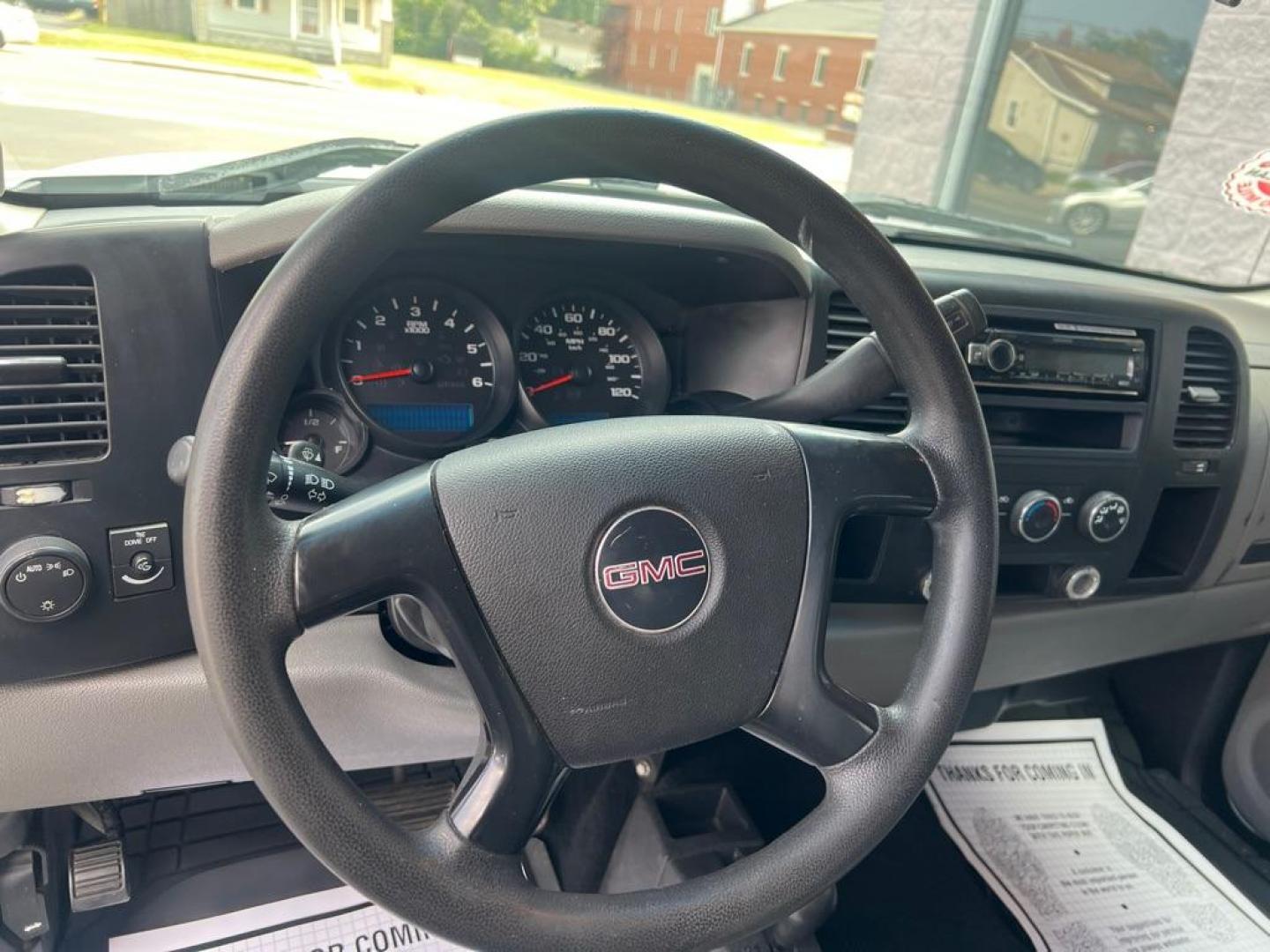 2008 WHITE GMC SIERRA 1500 (2GTEK13MX81) with an 5.3L engine, Automatic transmission, located at 3100 Covert Avenue, Evansville, IN, 47714, (812) 473-4492, 37.955418, -87.512238 - Photo#2