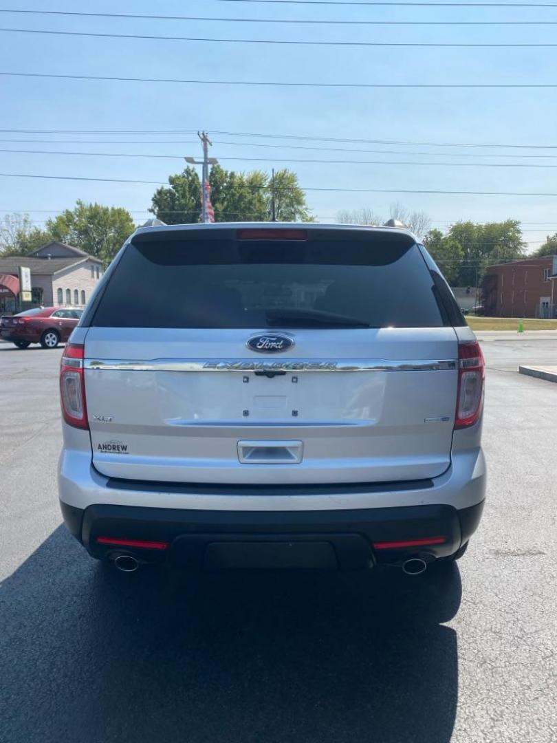 2013 SILVER FORD EXPLORER XLT (1FM5K8D86DG) with an 3.5L engine, Automatic transmission, located at 3100 Covert Avenue, Evansville, IN, 47714, (812) 473-4492, 37.955418, -87.512238 - Photo#3