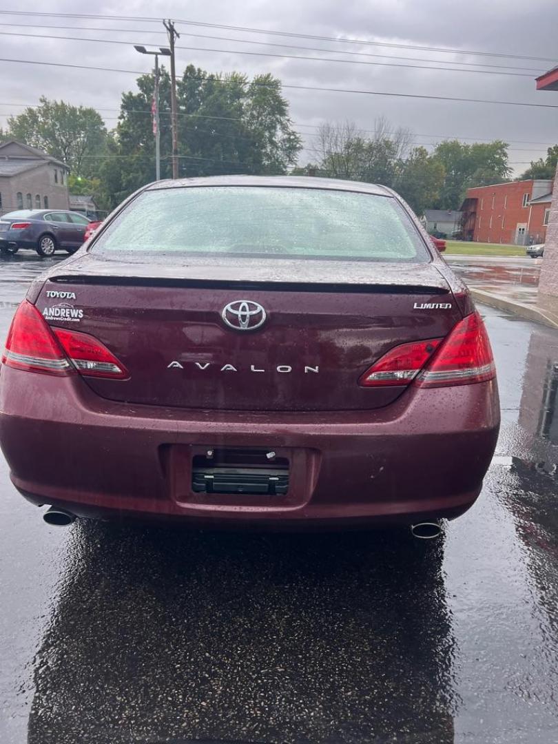 2008 RED TOYOTA AVALON XL (4T1BK36B68U) with an 3.5L engine, Automatic transmission, located at 3100 Covert Avenue, Evansville, IN, 47714, (812) 473-4492, 37.955418, -87.512238 - Photo#3