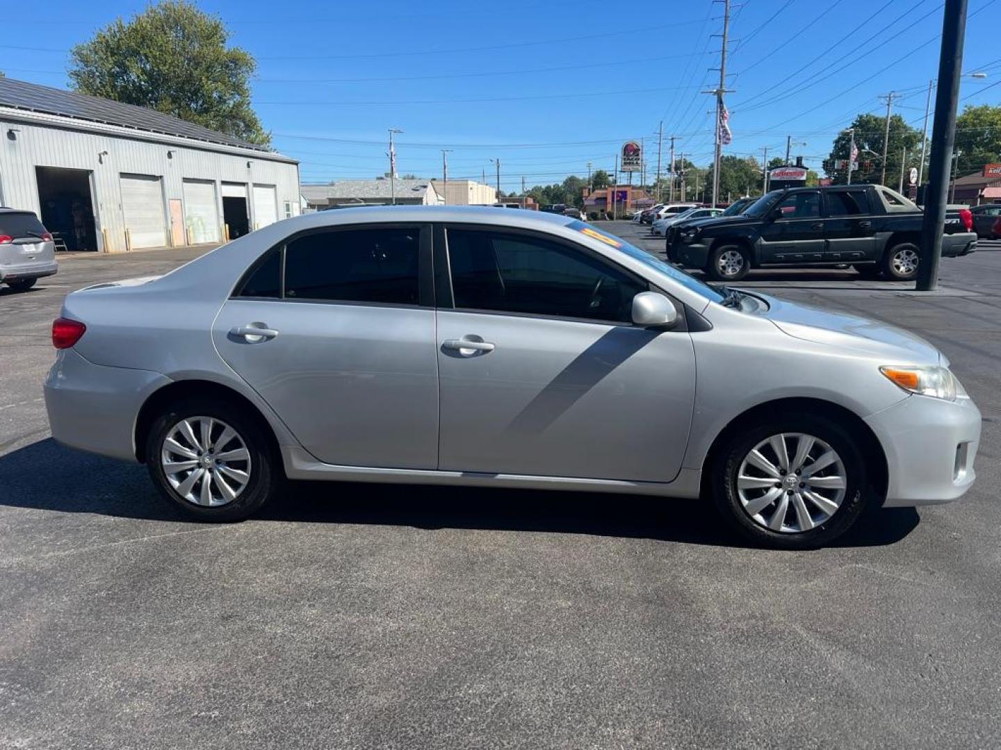 2013 SILVER TOYOTA COROLLA BASE (2T1BU4EEXDC) with an 1.8L engine, Automatic transmission, located at 3100 Covert Avenue, Evansville, IN, 47714, (812) 473-4492, 37.955418, -87.512238 - Photo#0