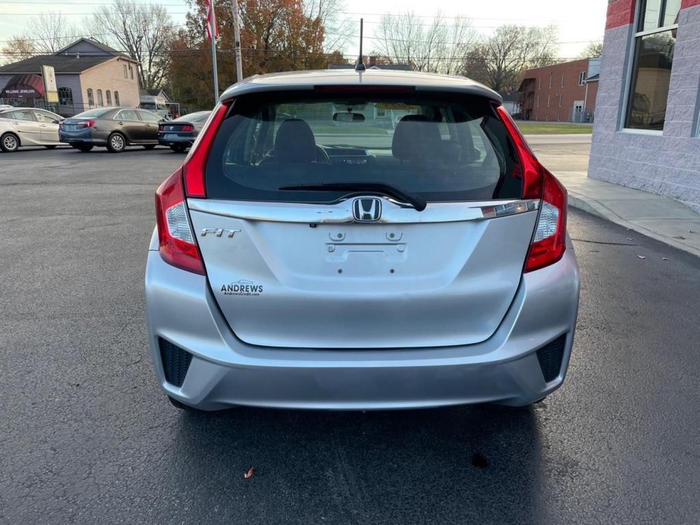 2015 SILVER HONDA FIT EX (3HGGK5H88FM) with an 1.5L engine, Continuously Variable transmission, located at 3100 Covert Avenue, Evansville, IN, 47714, (812) 473-4492, 37.955418, -87.512238 - Photo#3