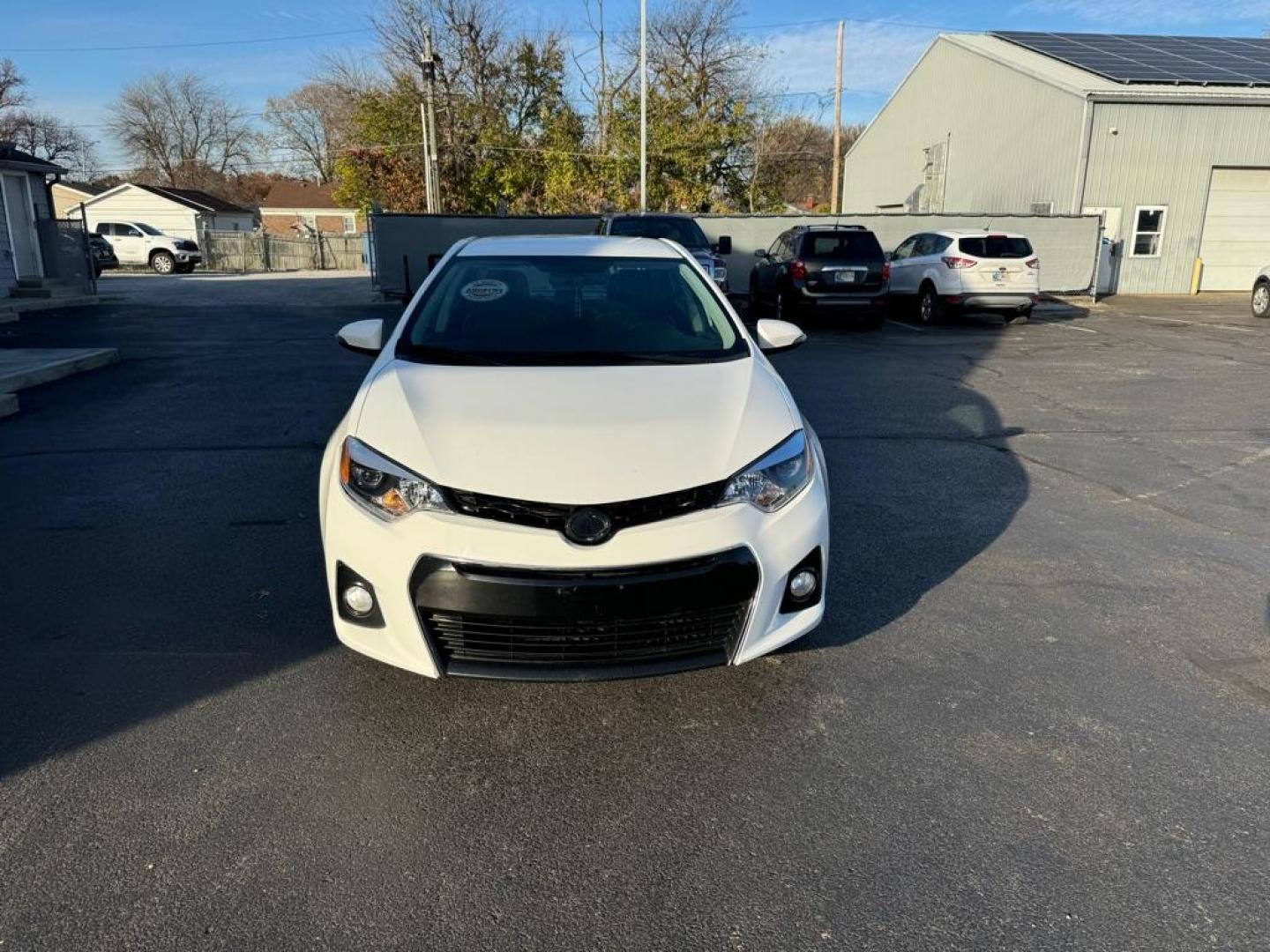 2016 WHITE TOYOTA COROLLA L (5YFBURHE7GP) with an 1.8L engine, Automatic transmission, located at 3100 Covert Avenue, Evansville, IN, 47714, (812) 473-4492, 37.955418, -87.512238 - Photo#1