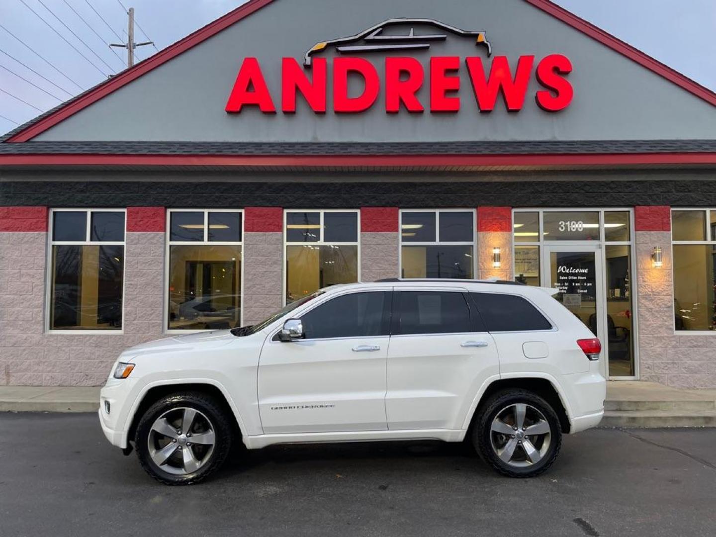 2015 WHITE JEEP GRAND CHEROKEE OVERLAND (1C4RJFCG2FC) with an 3.6L engine, Automatic transmission, located at 3100 Covert Avenue, Evansville, IN, 47714, (812) 473-4492, 37.955418, -87.512238 - Photo#0