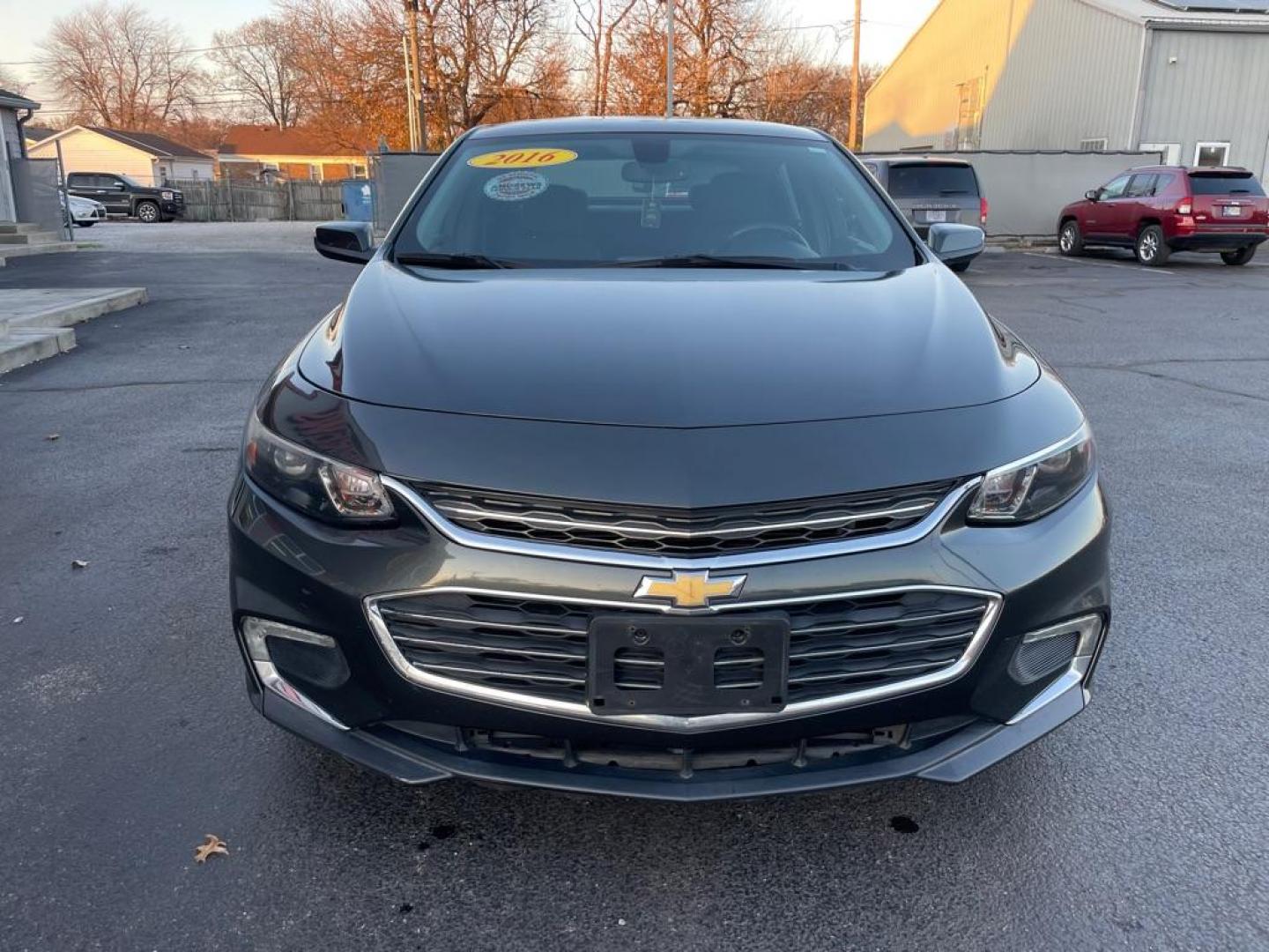 2016 GRAY CHEVROLET MALIBU LT (1G1ZE5ST6GF) with an 1.5L engine, Automatic transmission, located at 3100 Covert Avenue, Evansville, IN, 47714, (812) 473-4492, 37.955418, -87.512238 - Photo#1