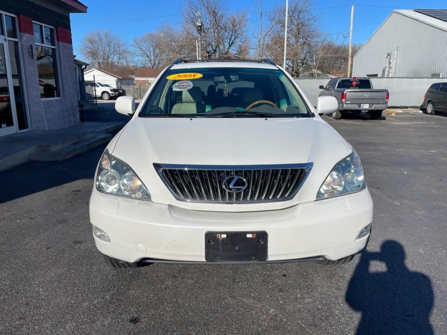 2008 WHITE LEXUS RX 350 (2T2HK31U08C) with an 3.5L engine, Automatic transmission, located at 3100 Covert Avenue, Evansville, IN, 47714, (812) 473-4492, 37.955418, -87.512238 - Photo#1