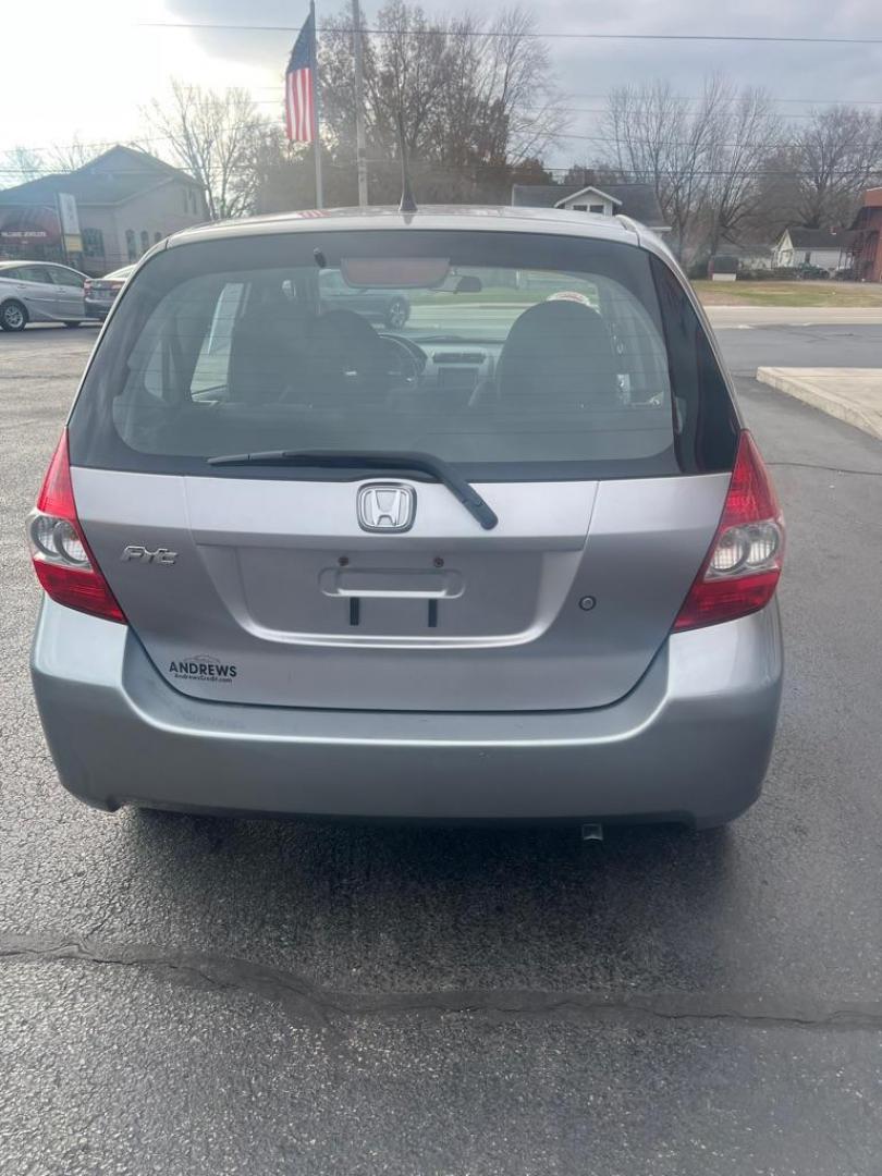 2008 GRAY HONDA FIT (JHMGD38498S) with an 1.5L engine, Automatic transmission, located at 3100 Covert Avenue, Evansville, IN, 47714, (812) 473-4492, 37.955418, -87.512238 - Photo#3