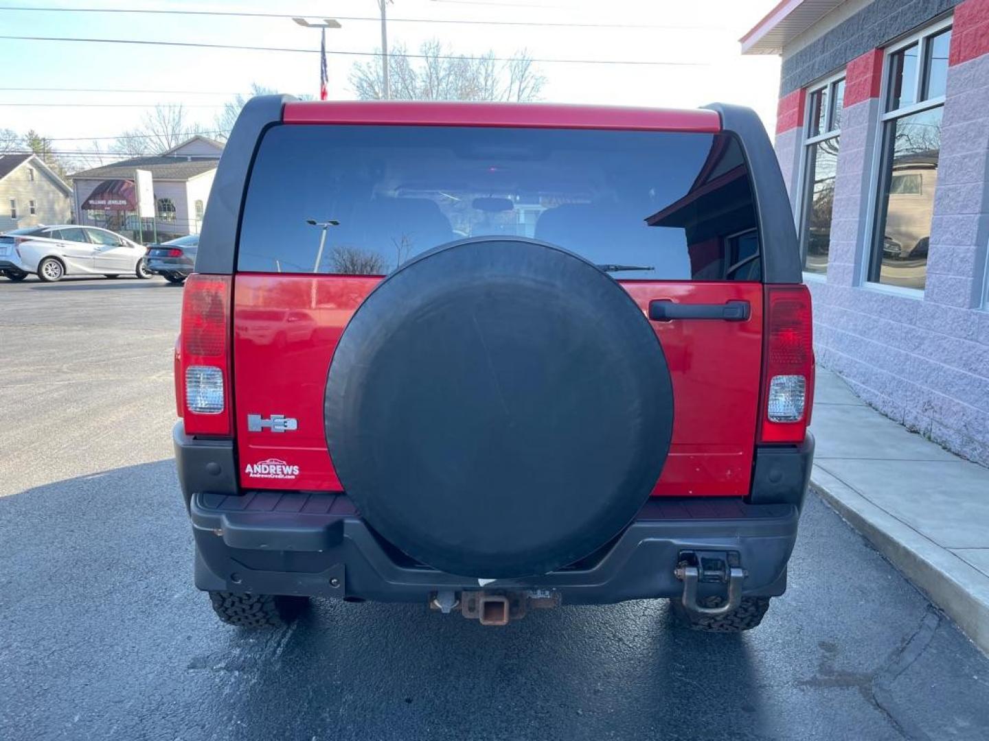 2008 RED HUMMER H3 (5GTEN13E888) with an 3.7L engine, Automatic transmission, located at 3100 Covert Avenue, Evansville, IN, 47714, (812) 473-4492, 37.955418, -87.512238 - Photo#3