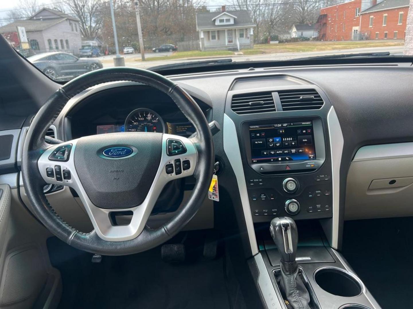 2011 BLUE FORD EXPLORER XLT (1FMHK7D85BG) with an 3.5L engine, Automatic transmission, located at 3100 Covert Avenue, Evansville, IN, 47714, (812) 473-4492, 37.955418, -87.512238 - Photo#4