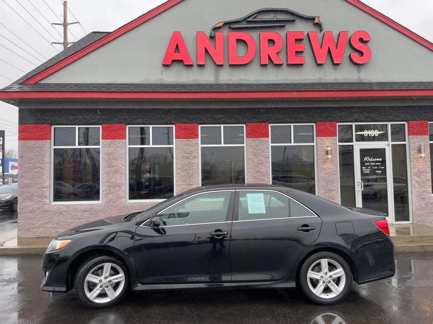 2014 BLACK TOYOTA CAMRY L (4T1BF1FK1EU) with an 2.5L engine, Automatic transmission, located at 3100 Covert Avenue, Evansville, IN, 47714, (812) 473-4492, 37.955418, -87.512238 - Photo#0