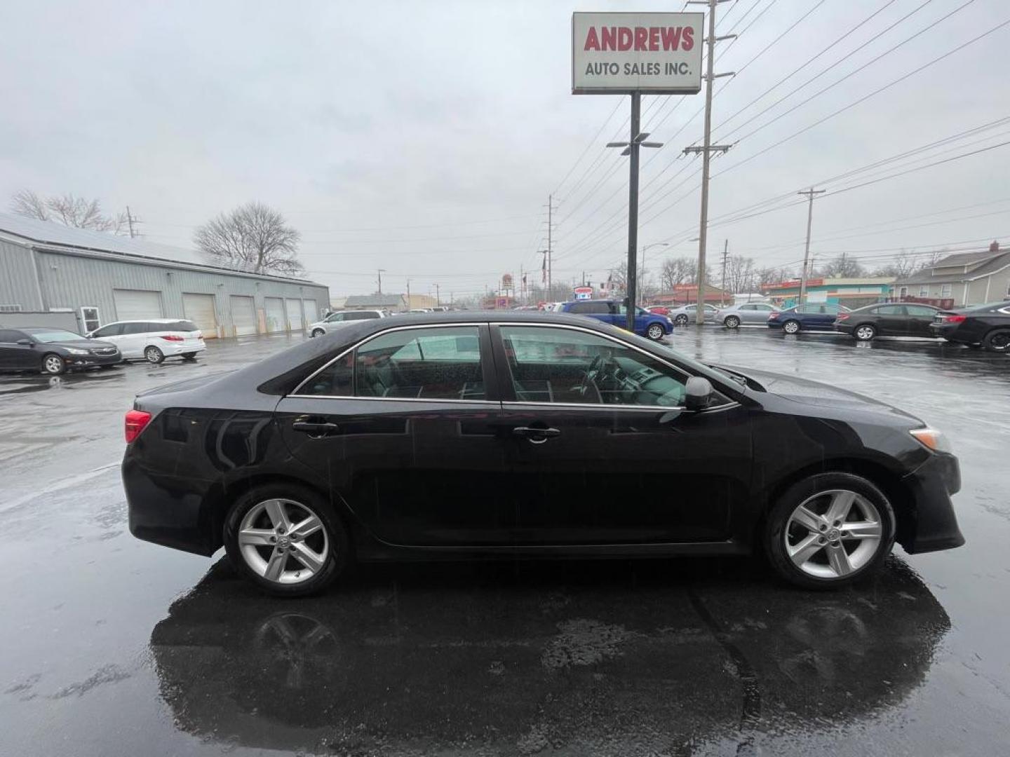 2014 BLACK TOYOTA CAMRY L (4T1BF1FK1EU) with an 2.5L engine, Automatic transmission, located at 3100 Covert Avenue, Evansville, IN, 47714, (812) 473-4492, 37.955418, -87.512238 - Photo#2