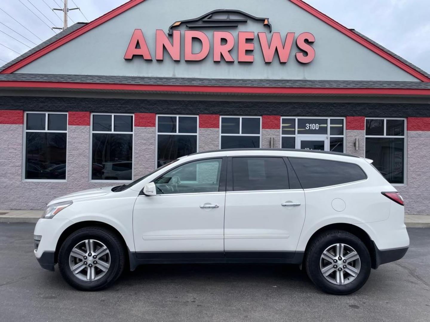 2015 WHITE CHEVROLET TRAVERSE LT (1GNKRHKD1FJ) with an 3.6L engine, Automatic transmission, located at 3100 Covert Avenue, Evansville, IN, 47714, (812) 473-4492, 37.955418, -87.512238 - Photo#0