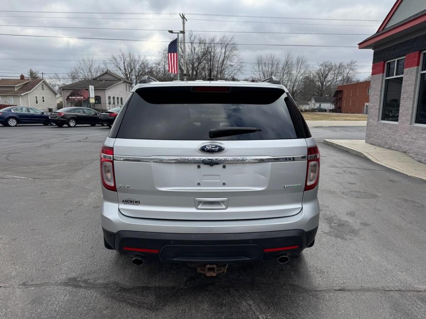 2013 SILVER FORD EXPLORER XLT (1FM5K7D90DG) with an 2.0L engine, Automatic transmission, located at 3100 Covert Avenue, Evansville, IN, 47714, (812) 473-4492, 37.955418, -87.512238 - Photo#3