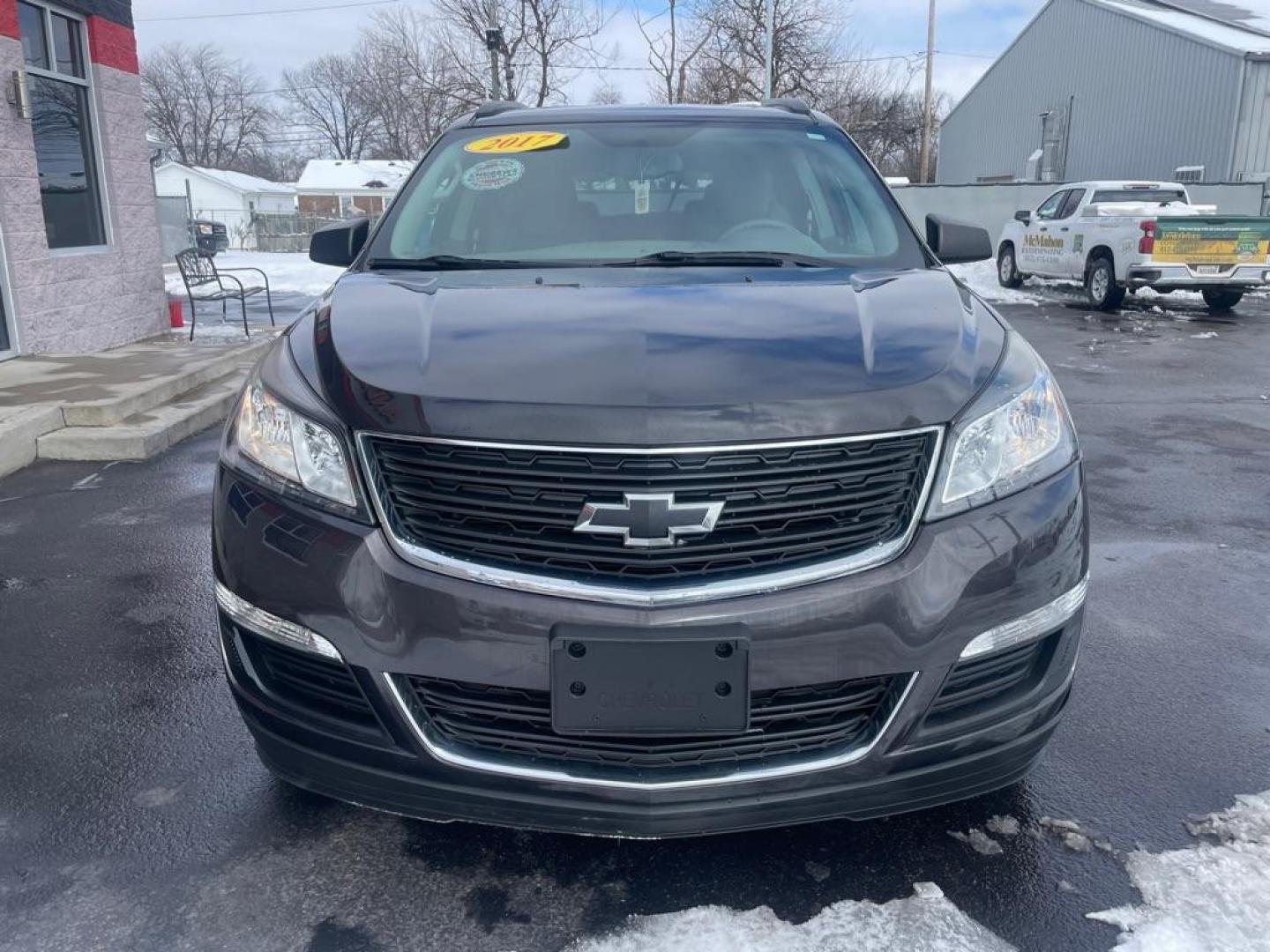 2017 GRAY CHEVROLET TRAVERSE LS (1GNKVFKD6HJ) with an 3.6L engine, Automatic transmission, located at 3100 Covert Avenue, Evansville, IN, 47714, (812) 473-4492, 37.955418, -87.512238 - Photo#1