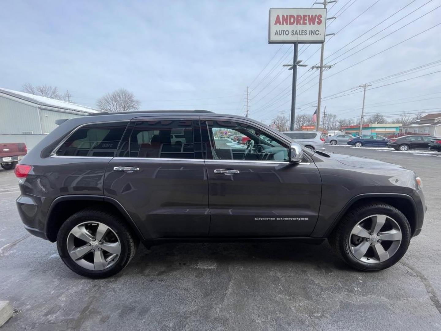 2014 GRAY JEEP GRAND CHEROKEE LIMITED (1C4RJFBG0EC) with an 3.6L engine, Automatic transmission, located at 3100 Covert Avenue, Evansville, IN, 47714, (812) 473-4492, 37.955418, -87.512238 - Photo#2