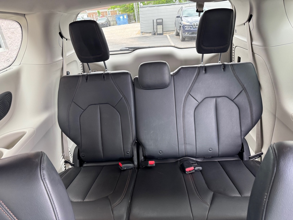 2017 Chrysler Pacifica Touring-L Plus - Photo 7