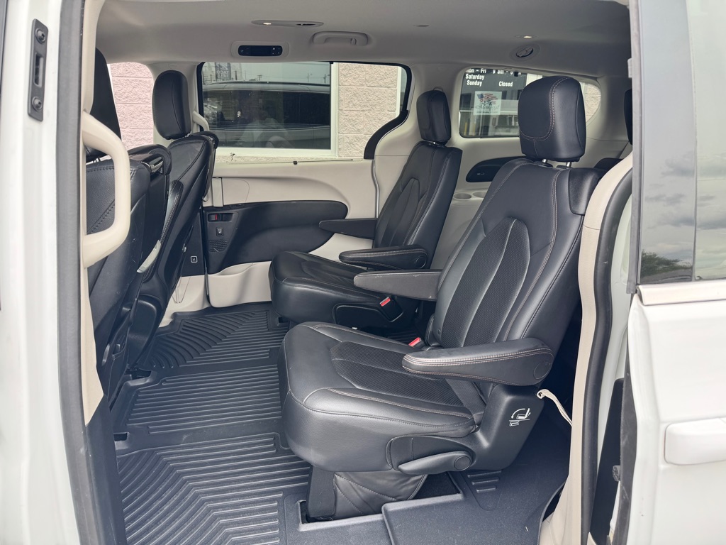 2017 Chrysler Pacifica Touring-L Plus - Photo 6